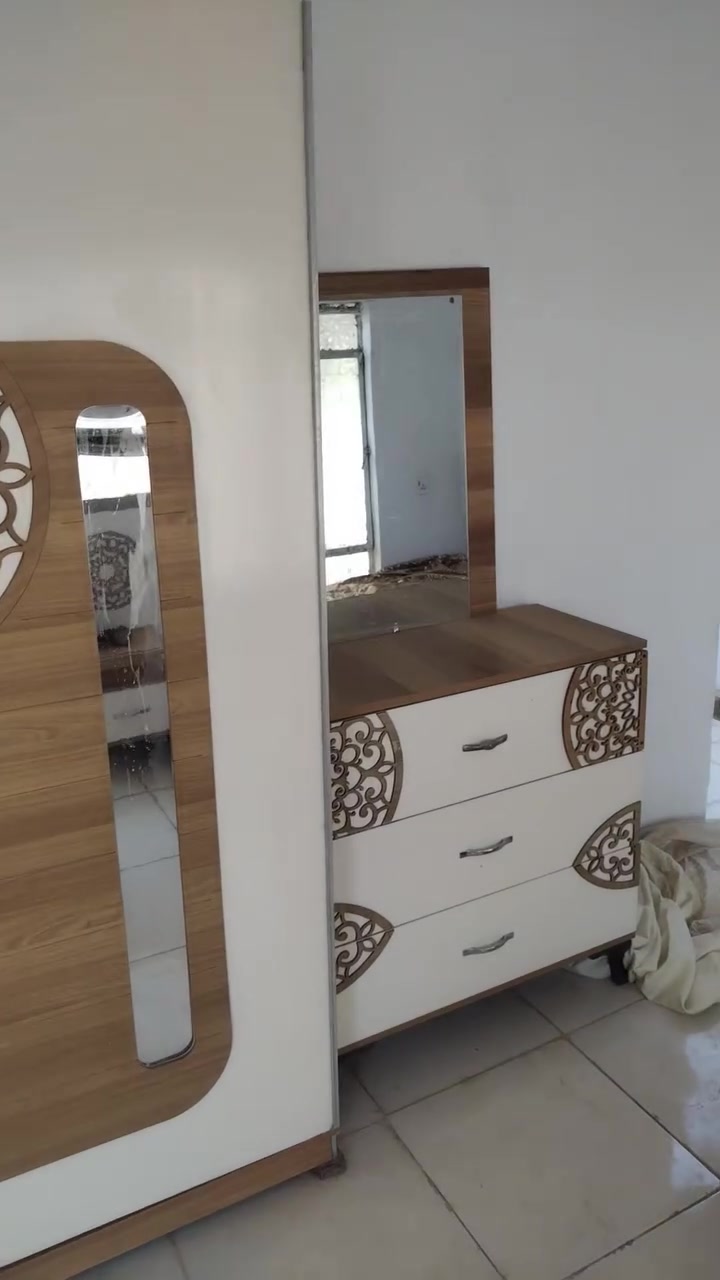 تم وصول غرف تركيه نظيفات جدآ وشعندكم غراض مستخدمه نشتري كناتير بوفيات غرف نوم العنوان واسط العزيزية منطقه السراي مقابل مجمع بيت كعيد الاستفسار ***********
