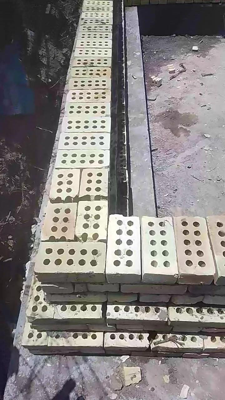 السلام عليكم خلفه بناء شغل درجه اوله نشتغل مكطوعه وعلى اليوميه مكاني حله ***********
