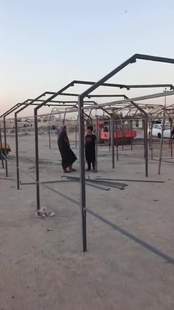 يوجد لدينا جادر للبيع طول ١٤ متر جديد مع الجادر الاتصال على الرقم ***********
