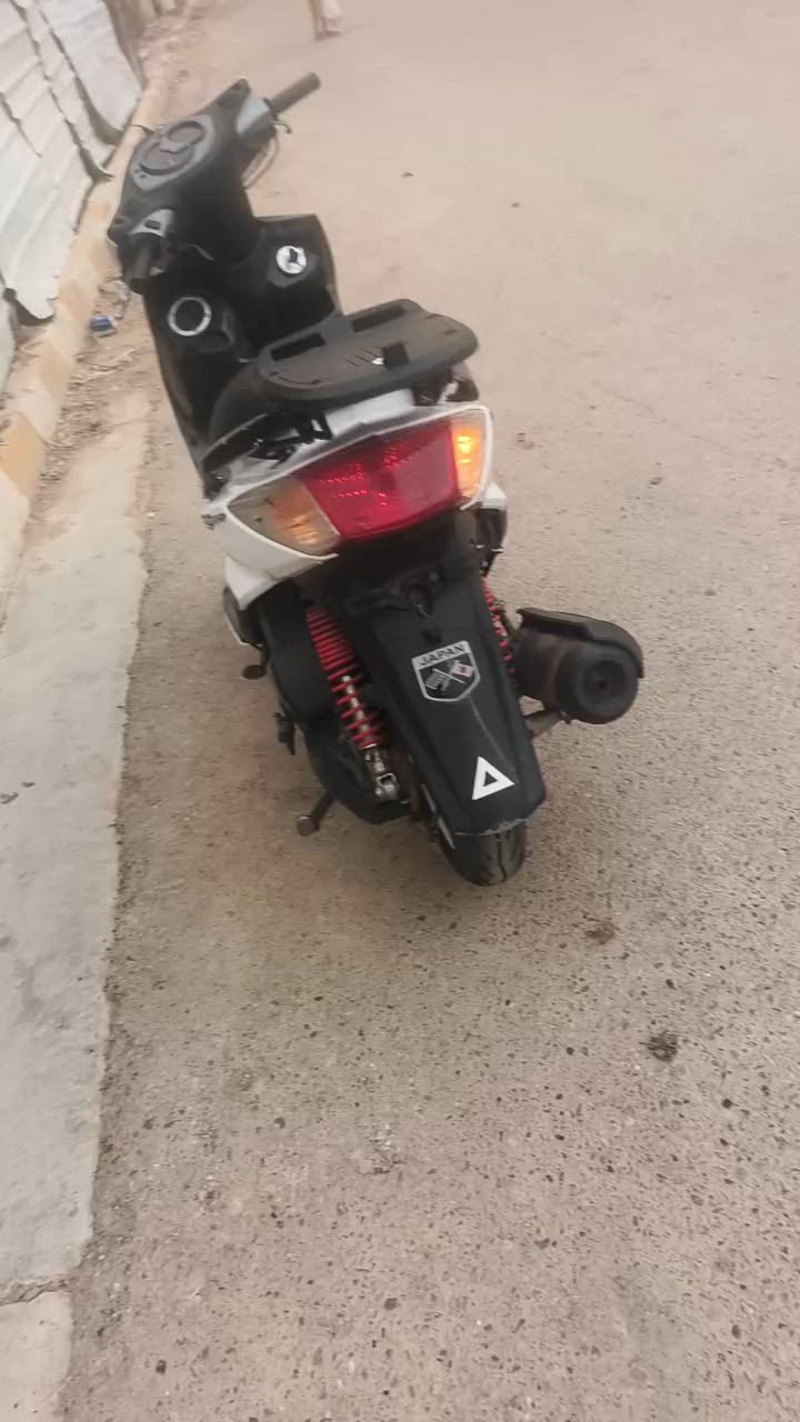 دراجه نظيفه وقف لك اياها***********
