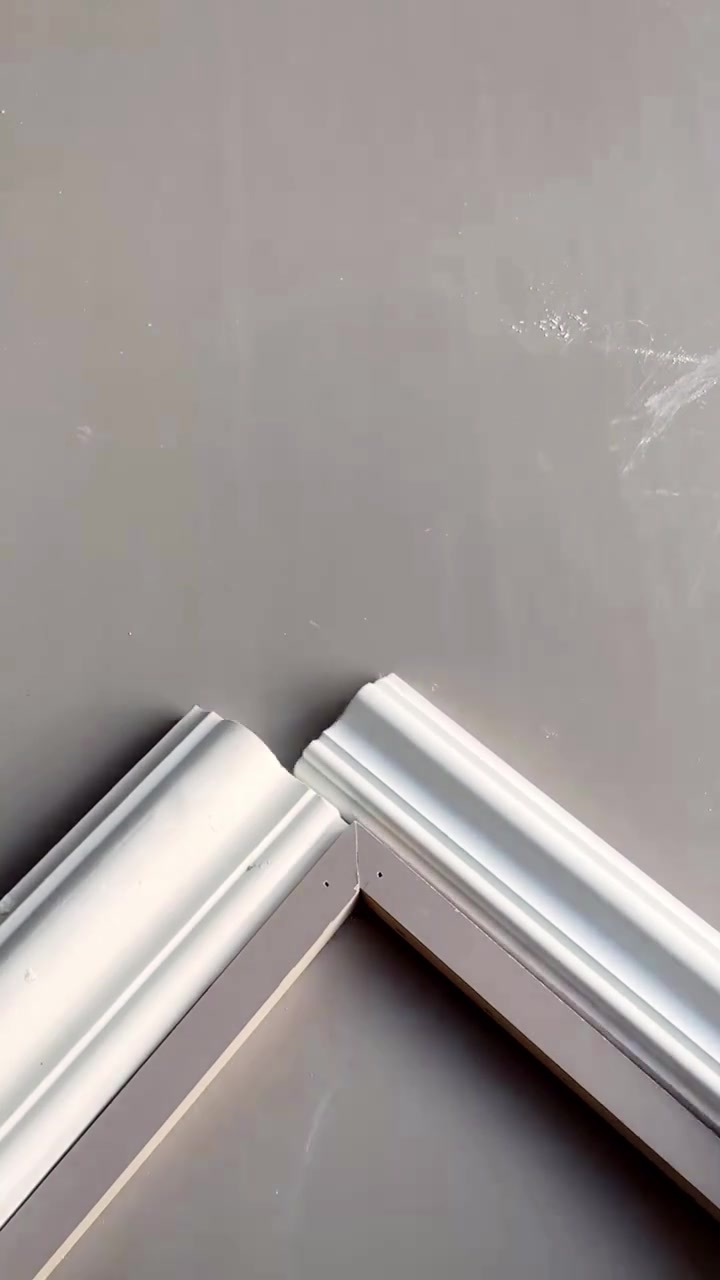 الكردي للديكور  وجهتك الاولى للتغير 

✨ نحول أفكارك إلى واقع بأحدث التصاميم وأجمل اللمسات العصرية.

نقدم تنفيذ ديكورات داخلية تجمع بين الأناقة، الجودة، والدقة في التفاصيل لتمنح منزلك أو مشروعك طابعاً مميزاً وفريداً.

📞 ***********.
