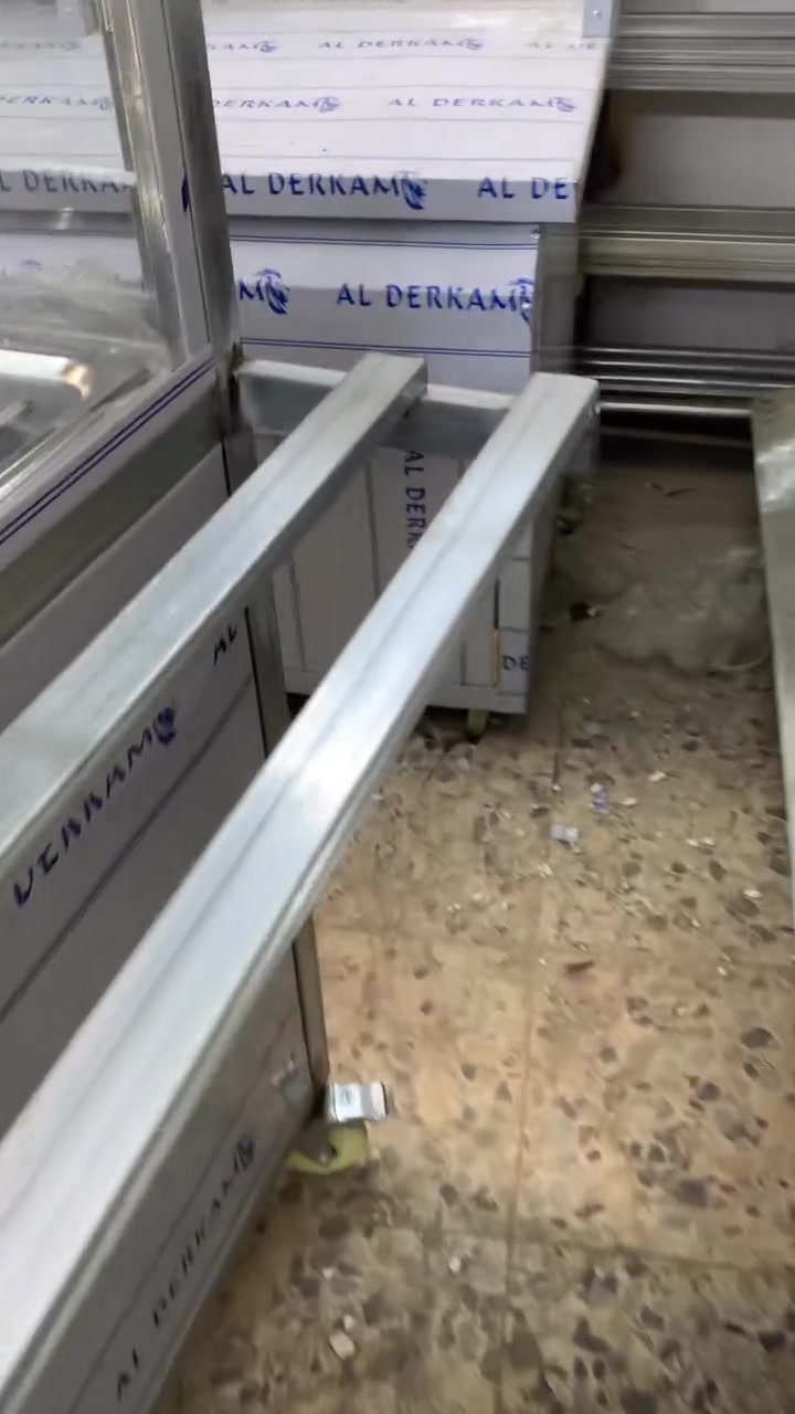 مستعدون لتجهيز المطاعم بكافه المعدات وتصنيع كافه مستلزمات المطابخ والفنادق 
الاستفسار هـ/***********
