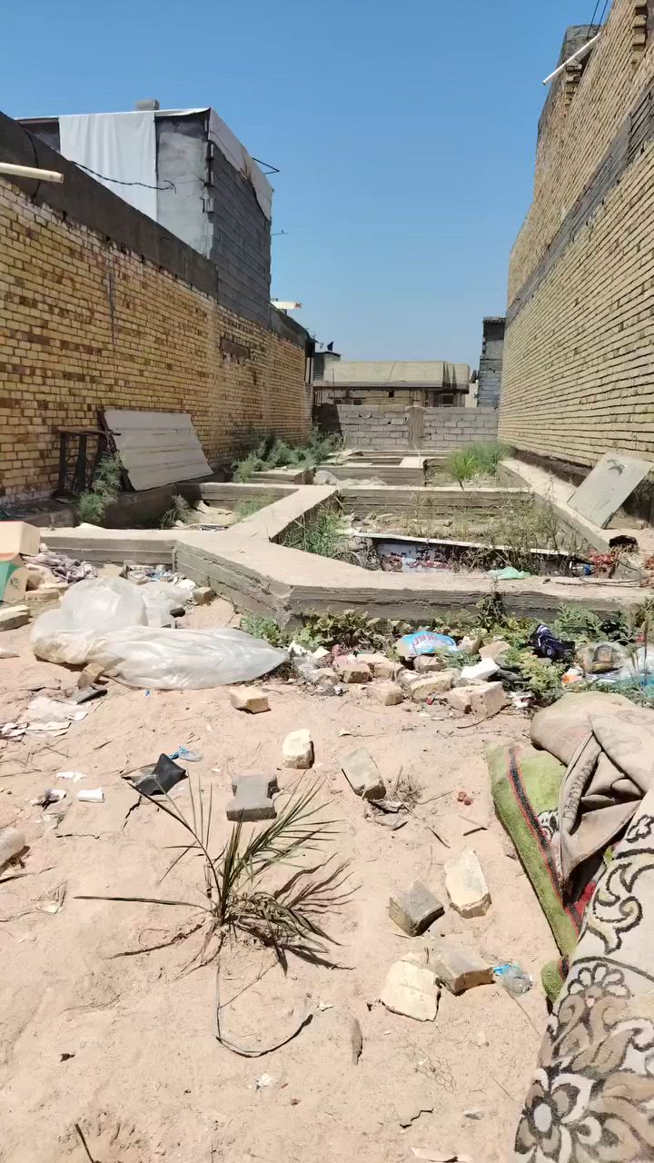 قطعه أرض للبيع مساحته ١٥٠ متر ع شارع العام طريق الزوار طريق الجدول كافه الخدمات بيه يبعد عن الشارع الرئيسي ٢٠٠ متر السعر ٣٠ وبيهه مجال الاستفسار الاتصال على الرقم ***********
