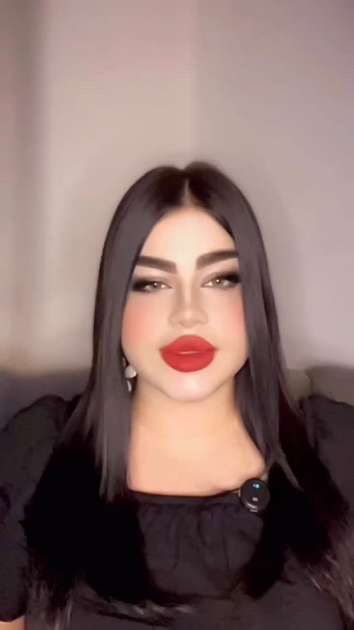 💙 استمتعي ببشرة أكثر نعومة وإشراقاً مع بكج النيلة الزرقاء المتكامل.

يجمع بين التنظيف والتقشير والترطيب والتعطير في روتين واحد، ليمنح البشرة مظهراً أكثر حيوية وانتعاشاً.

🧼 صابونية + 🫧 سكراب + 🤍 زبدة + ✨ سبلاش

🔥 العرض الحالي: 25,000 د.ع فقط
🚚 التوصيل: 5,000 د.ع

للحجز أرسلي:
الاسم + رقم الهاتف + العنوان + أقرب نقطة دالة.
📲 ***********
