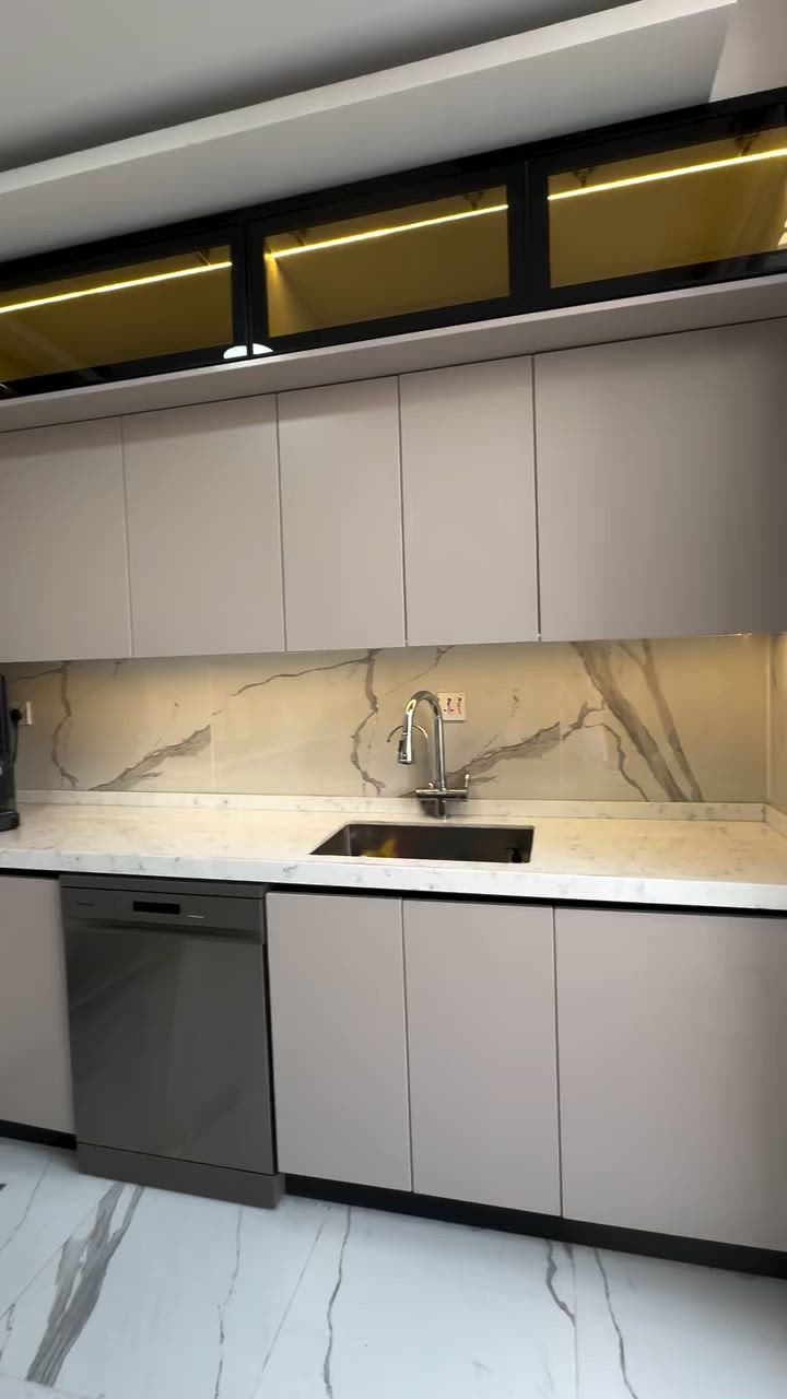 كاونتر للبيع  شغل شركة Ali design  بعده جديد مستخدم شهرين فقط سويناه ب ١٠ ملايين ورايدي هسه ب ٦ ملايين  وبي مجال بسيط
تصميمه ع مطبخ البوليفارد ٢٠٠م


**إذا كنت صاحب هذا الإعلان وتريد حذفه لأي سبب، رجاءا أرسل رسالة إلى الدعم الفني**