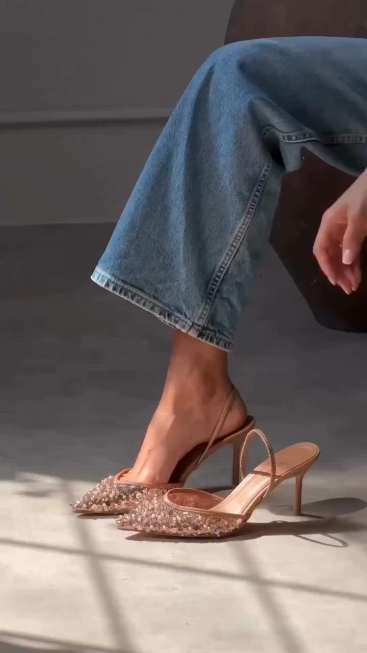 الجمال 🔥😍🛍️
كوني أنيقه معنا 🤌
ارتفاع (7cm)💥
كوالتي عالي جداً 💥
قياسات -36-37-38-39-40
((لكل أمرآة تبحث عن الأناقة))
توصيل بغداد وجميع المحافظات 📍💫🔥


**إذا كنت صاحب هذا الإعلان وتريد حذفه لأي سبب، رجاءا أرسل رسالة إلى الدعم الفني**