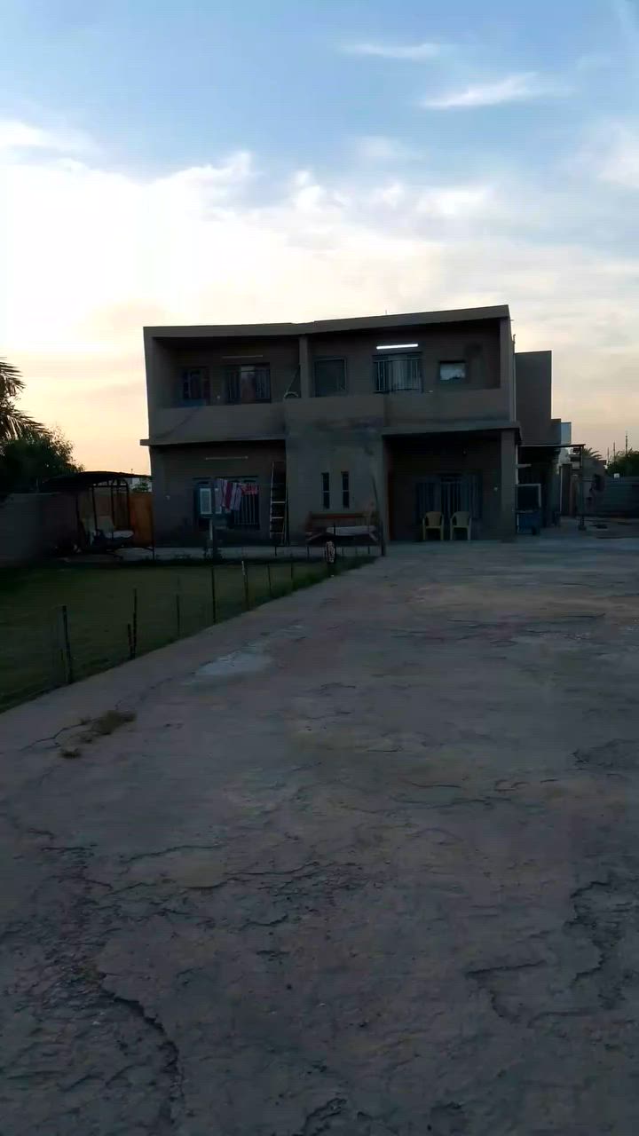 دونم للبيع مع بيوت عدد 2 جاهزات للسكن بغداد الدوره عرب جبور قرب المستوصف الجديد
المنطقه فول خدمات 

واجهه الدونم 16.5

نزال 127 

مساحه كل بيت 300م 

تفاصيل 

البيت الاول طابقين بناء بلوك 

غرف النوم عدد 5

حمام عدد 2 

البيت الثاني بناء طابوگ 

غرف النوم عدد 2 

نقص فقط محجر درج 

للتواصل مع صاحب العقار مباشر 

.... بدون دلاليه..... 

***********
