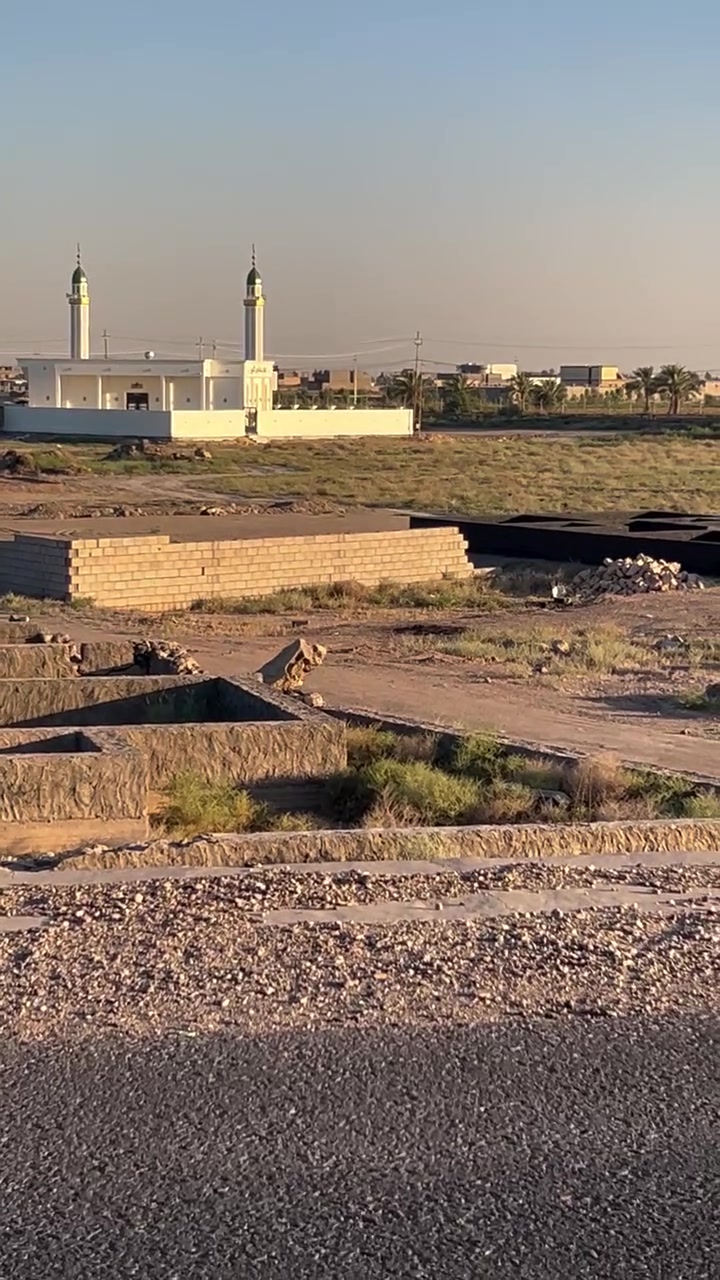 قطعة للبيع المساحه 200متر موقع القطعه الجسر الي مقابيل محطه الرماح تبعد عن شارع 60دقيقتين  مدفوع ل6 مليون مال طابو داخله بلمحضر الاستفسار اتصل ع هذا الرقم ***********
