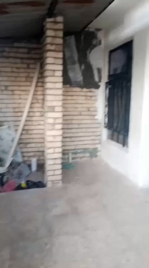 دار سكن للبيع مساحه 62ونص طابو ملك صرف طابقين 2نوم صاله مطبخ صحيات مناور شارع الكهرباء خلف جامع الصدرين السعر 125 اي استفسار تفضل *********** مكتب الزيدي للعقار
