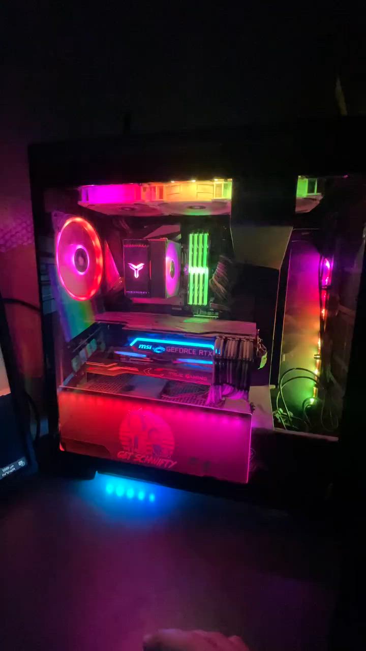 السلام عليكم
كيس للبيع استعمال قليل ونظيف ✨

🔹 المعالج: Intel Core i9 9900K
🔹 كارت الشاشة: RTX 2080 Ti msi
🔹 الرامات: 32GB DDR4 (عدد 4)
🔹 الهاردات:

 • SSD 512 g
  m.2 1000 g سامسونج 

🔹 البورد: AORUS Z390
🔹 البورسبلاي: Corsair HX850
🔹 التبريد: تبريد هوائي
🔹 مراوح RGB
🔹 حرارة الكارت: ما تتعدى 78 درجة تحت الضغط 🌡️
🔹 الموقع: بغداد

الكيس جاهز للألعاب والشغل الثقيل، استخدام خفيف وما بي أي مشاكل.
الاكسسوارات 
ماوس ريد دراكون 
كيبورد AULA F99 واير لس نادر بالعراق 
شاشه LG 144hz 24
ملاحظه كراتين القطع كلها متوفره

💰 السعر: مليون و 250 بيه مجال بسيطة مكاني بغداد التاجي متواجد واتساب فقط 
***********
