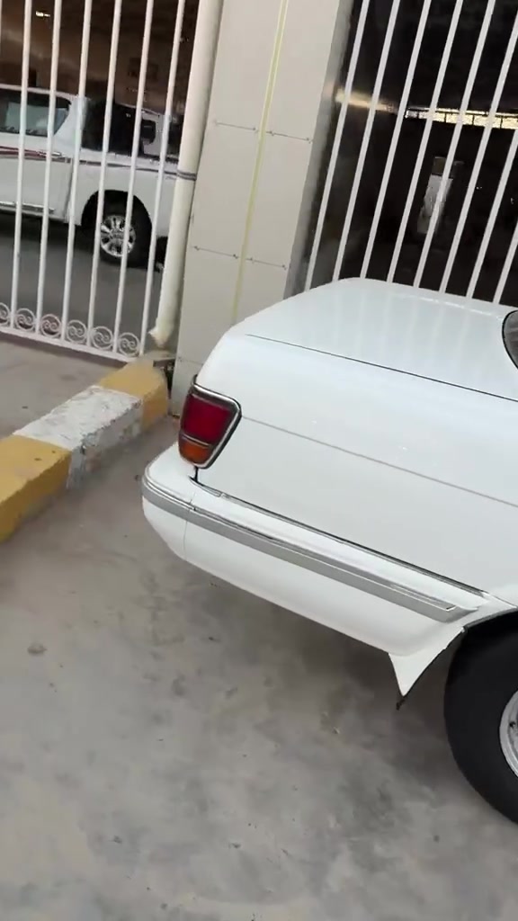 السلام عليكم سوبر ٩٠ زيرو وين ليدور نضيف اخواني الكرام السياره بدون صبغ او ضرر 😍 السياره وضع شركه بلاديه 🥰كير محرك اكسلت شرط 🚀 تبريد قطعتين ثلج 🥶🥶 تدفه نار 🥵🥵 رقم مميز بغداد لماني   للاستفسار الاتصال على الرقم ***********

