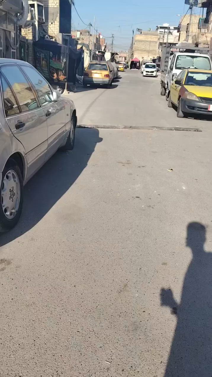 الشعب _حي الجمعيه قرب جامع ابو عزرائيل
بيت طابو زراعي المساحه 100متر واجهه 5 نزال 20 طابق ارضى فقط كامل الخدمات متكون ترك +غرفه +هول +استقبال+كراج

السعر 105مليون وبي مجال للأستفسار ***********
