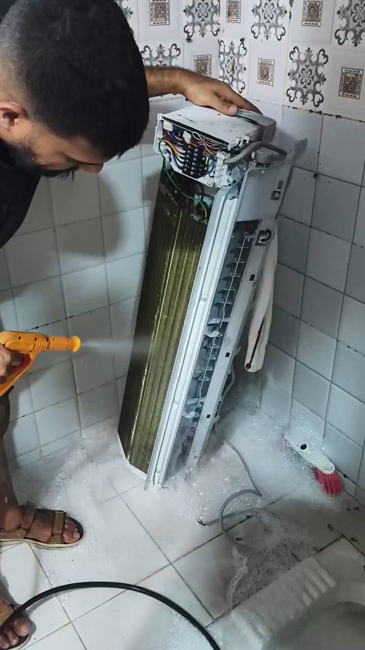 مستعدون للفتح 🛠️و لتنصيب❄️ وصيانه وغسل🌊 السبالت والمكيفات وشحن الغاز تصلح غسالات وثلجات  واي شي يخص الجهازه الكهرباء    بس خابر ونوصلك وين متريد بل نجف *********** اشتري جميع السبالت والمكيفات العاطله فقط  في النجف
