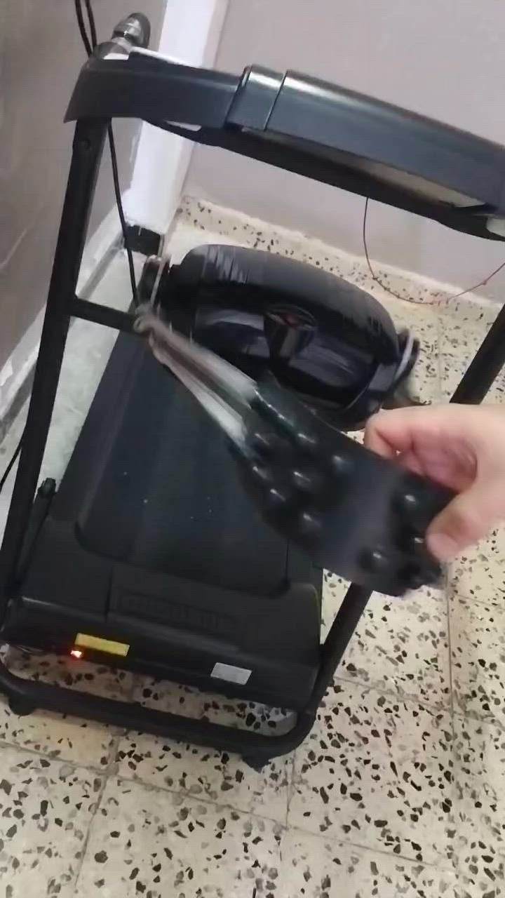 السلام عليكم 
جهاز جري للبيع استعمال قليل مابي اي ضرر للاستفسار واتساب 
***********

