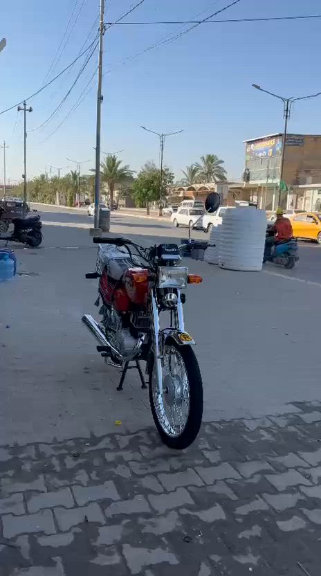 سلام عليكم دراجه ناسوكه البيع دراجه صالله 10 تيام من طالعه ماشيه 2000 سعر خاص مكاني كوفه شارع المعمل وهاذه رقمي ***********
