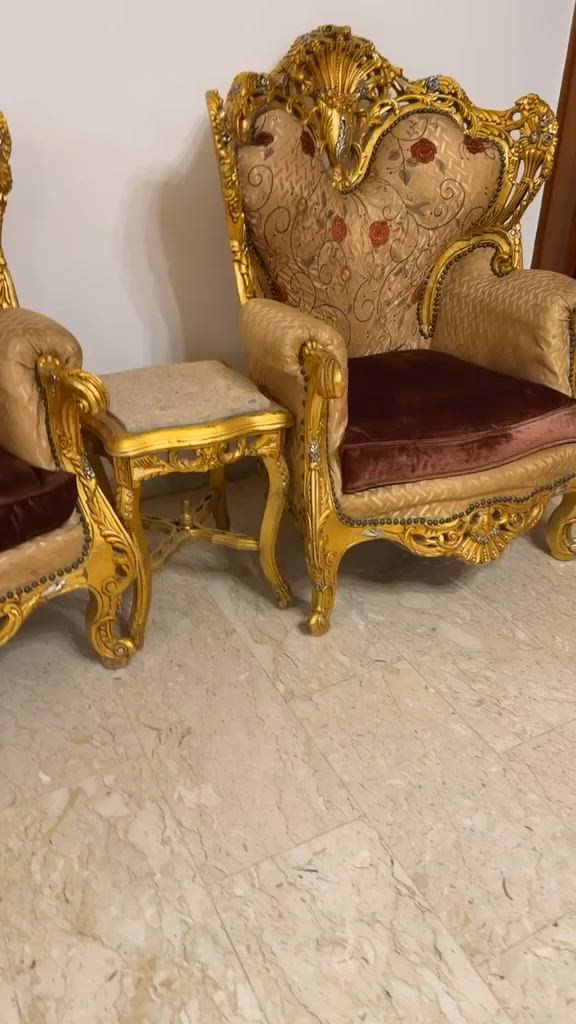 السلام عليكم عندي تخم للبيع مصري درجة أولى كلش نظيف للاستفسار الاتصال على الرقم *********** المكان الامين + ميز طعام
