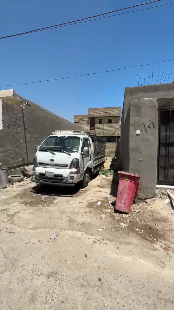 قطعه للبيع الدوره مدخل البوعيثه مجمع  شواطئ دجله
100- متر الواجهه 5 النزال 20
شارع المطار
السعر 67 
***********مكتب النور
