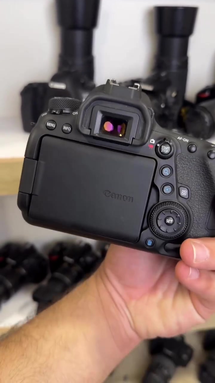Canon 6d marki 2

Full _fraem

شترها فقط 2ك. 

950 الف 

***********

