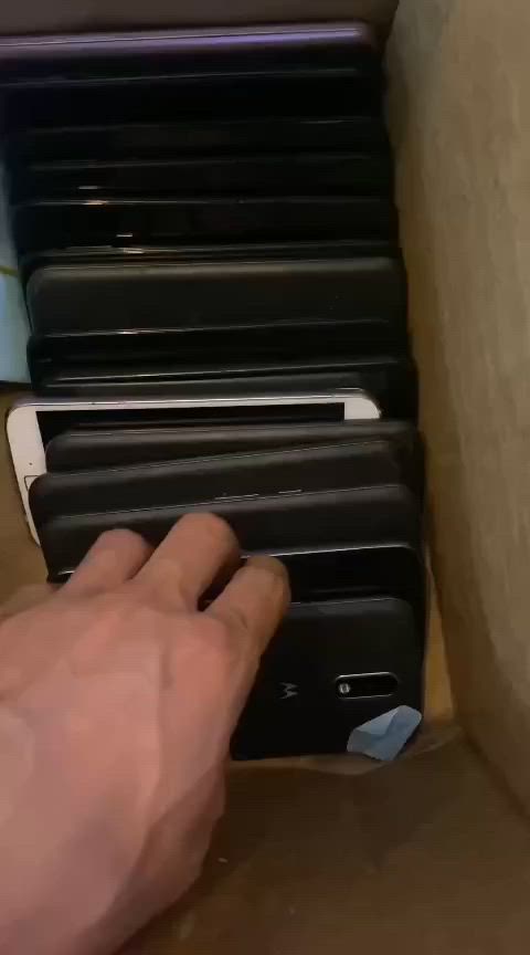 موبايل اصلي بس مستخدم وشغال كله شغال ٣٠ قطعه ابيع شلع سعر قطعه ٤٠ الف


**إذا كنت صاحب هذا الإعلان وتريد حذفه لأي سبب، رجاءا أرسل رسالة إلى الدعم الفني**