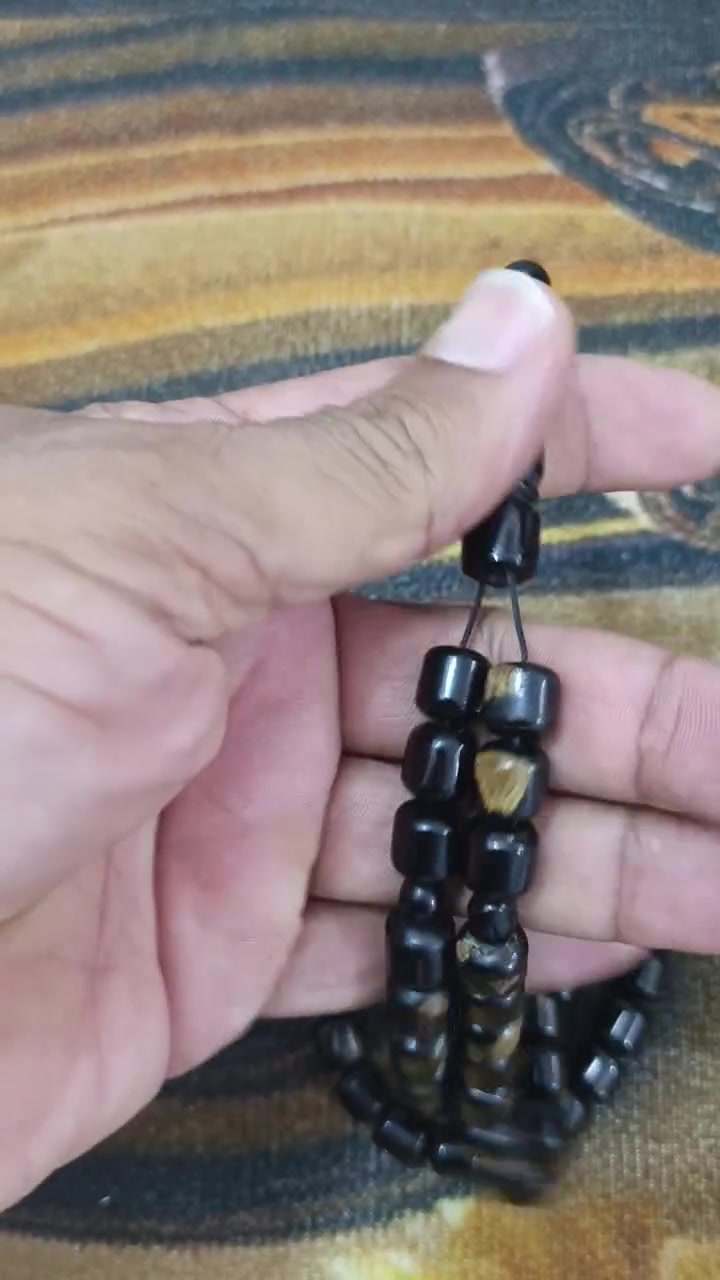 محبين ليسر لخشن أول وحدة لكصة برميلي ١٣٥غرام وكصة كويتي لوحدة ٦٠غرام لشراي شلع يتفضل خاص أو اتصال ***********
