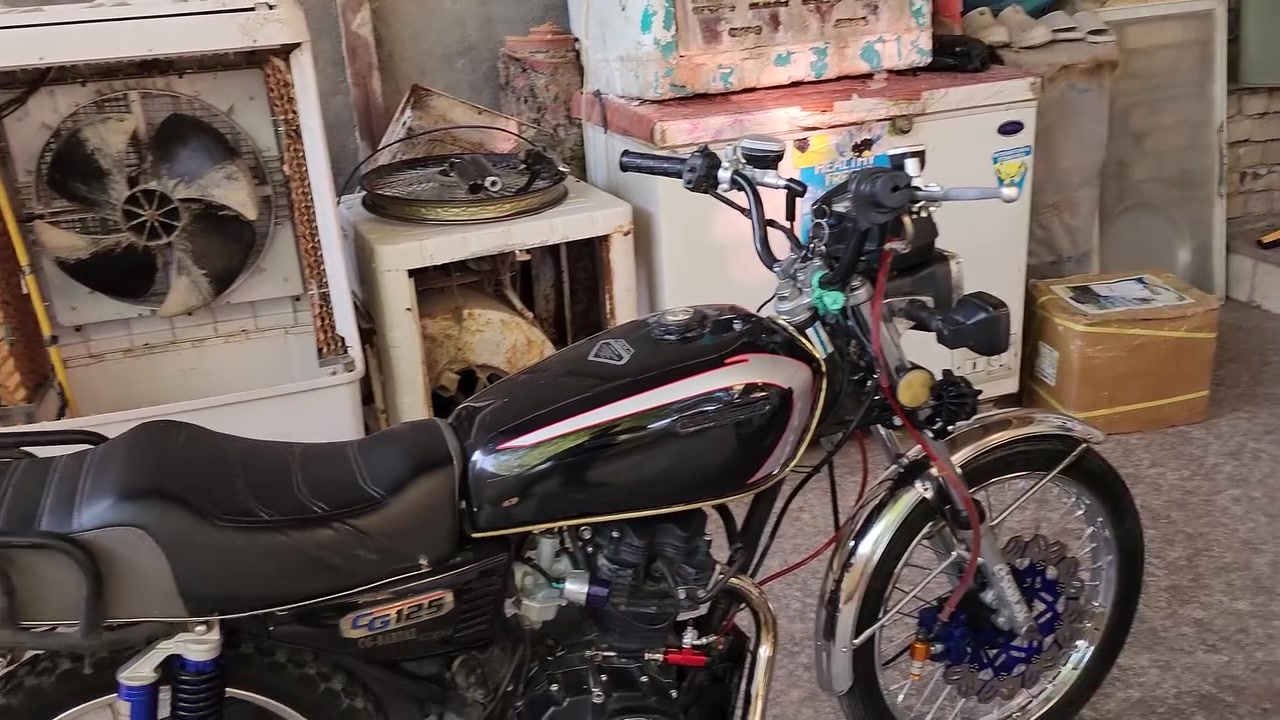 السلام عليكم

محرك CG-BARVAZ 125cc مزود (كلجات)+ صلنصة رياضي(صوت رزن وعنيف) السعر 200 الف
رقمي ***********
