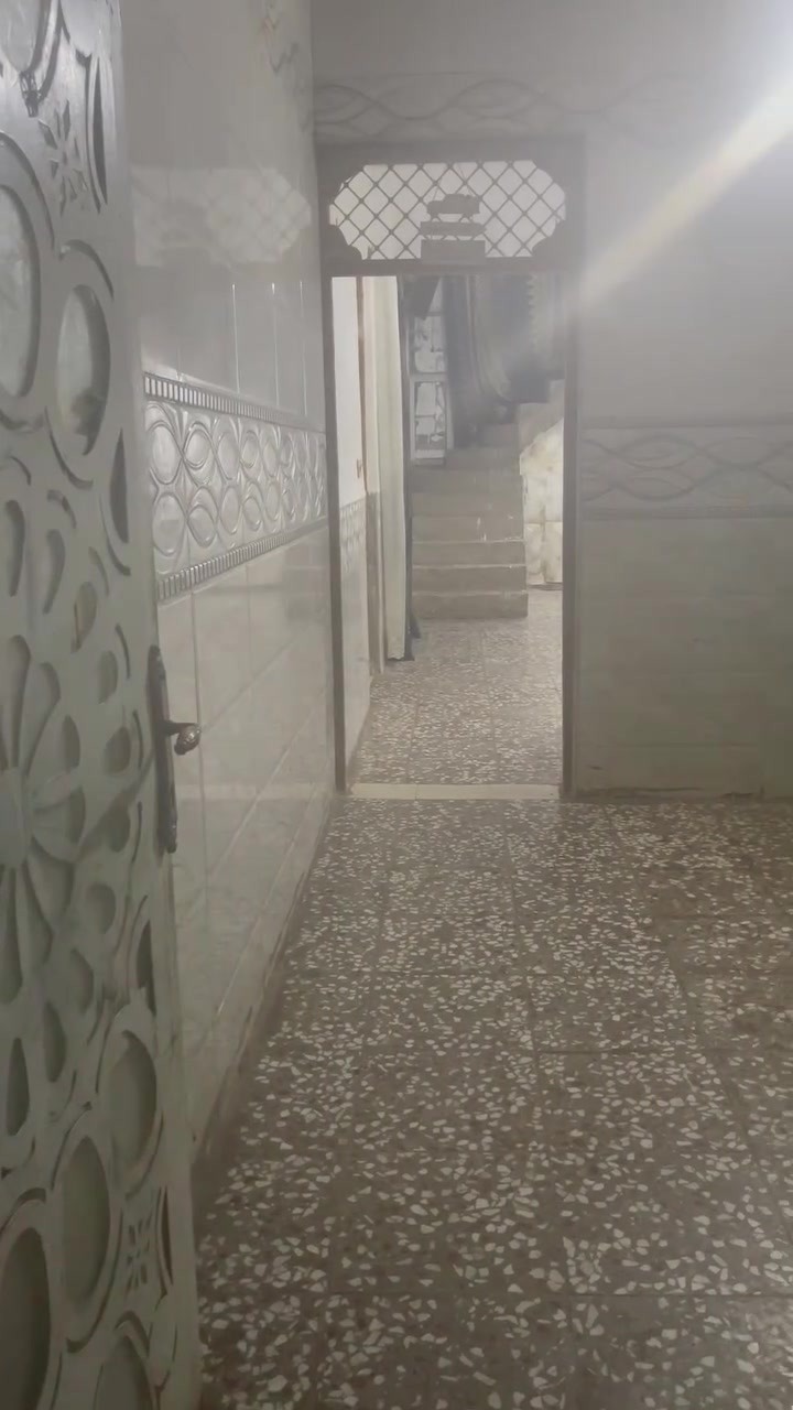 سلام عليكم بيت للبيع 150متر خلف مدارس در النجف الاهليه مقابيل لقريه ***********واتساب
