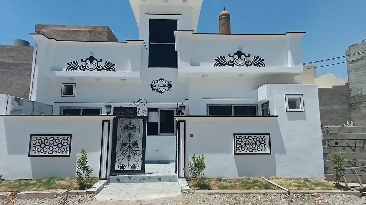 بيت ١٠٠ متر مربع العداله 

بناء جديد صفر 

مقابل جامع الغفران 
***********

***********
