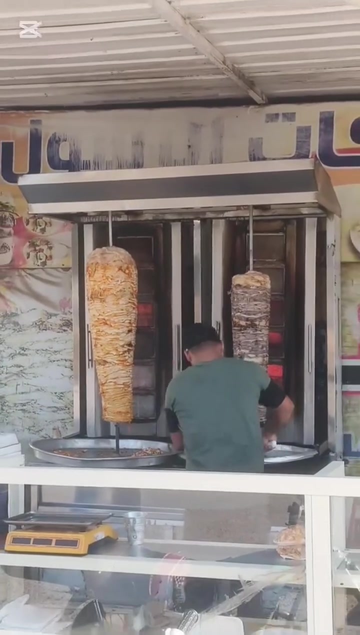 يوجد لدينه توصيل كافه مناطق العماره رقم التوصيل ***********
رقم الحجز ***********
