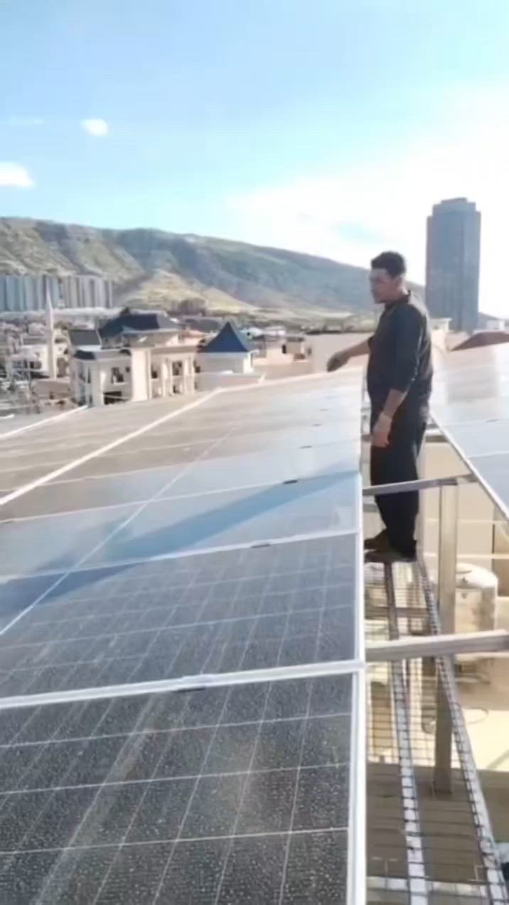 ☀️🔥 عروض منظومات طاقة شمسية من مكتب أرض الطاقة 🔥☀️
💰 نوفر لكم عدة باقات تناسب جميع الاحتياجات المنزلية وبأسعار منافسة
🔹 العرض الأول — اقتصادي
💰 3,300,000 دينار
☀️ تشغيل: 10 نهاري / 5 ليلي لمده 3ساعات 
🔧 المكونات:
5 ألواح 600W Philadelphia ضمان 12سنه 
 5.5kW Dawnice  Inverter ضمان 2سنه
 5kWh Dawnice  Battery
▫️ ضمان 10 سنوات
🔹 العرض الثاني — متوسط
💰3،750،000 الف
☀️ تشغيل: 10 نهاري / 10 ليلي (3 ساعات)
🔧 المكونات:
5 ألواح 600W Philadelphia ضمان 12سنه 
 8kWh Dawnice  Batteryضمان 10سنوات 
 5.5kW Dawnice  Inverter ضمان 2سنه

🔹 العرض الثالث — VIP
💰 5,950,000 دينار
☀️ منظومة متكاملة للأحمال المنزلية
🔧 المكونات:
8 ألواح 600W Philadelphia ضمان 12سنه 
 16kWh Dawnice  Batteryضمان 10سنوات
 5kW BomiKa  Hybrid Inverter
▫️ IP65 مقاوم للغبار والماء
▫️ ضمان 5 سنوات
🔹 العرض الرابع — قوي / متكامل
💰 4,250,000 دينار
☀️ تشغيل: 10 نهاري / 10 ليلي (4 ساعات)
🔧 المكونات:
5 ألواح 600W Philadelphia ضمان 12سنه 
 10kWh Dawnice  Batteryضمان 10سنوات 
 5.5kW Dawnice  Inverter ضمان 2سنه
هيكل حديد مغلون 1.5 إنج
كيبل 6 ملم لربط الألواح
بوكس جوازات كامل
جوزات ذكية (SPD) للحماية من الفولتية العالية والواطئة
قواطع DC / AC
✔️ تركيب + تشغيل + حداد + نقل كامل
▫️ ملاحظة: فقط كيبل تجهيز البيت + تجهيز الانفرتر من الوطني على الزبون
✨ مميزات جميع العروض:
✔️ توفير كبير في فاتورة الكهرباء
✔️ بطاريات ليثيوم عمر طويل
✔️ حماية كاملة للمنظومة
✔️ تركيب وتشغيل كامل حسب العرض
📞 للاستفسار والحجز:
مكتب أرض الطاقة للطاقة الشمسية
👷 المهندسة عبير
📱 ***********
📍 الموصل – معارض برطلة قرب ماركت النخيل
