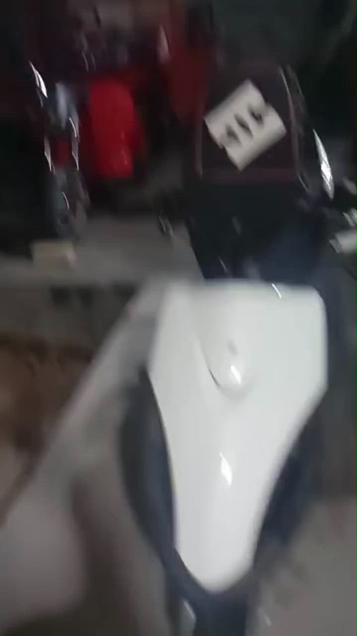 سلام عليكم ماكس عدله 55 كلجات، رياضي دراجه نكره صلف كابريتر بلاديه يعني بيه دعفيس حلوه سعر 350+ مراوس بربعه كير تحياتي لكم ***********
