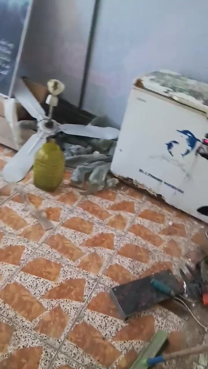 سلام عليكم فقاسه للبيع كامله من كلشي بس تشغل وتخلي البيض التفقيس خير من لله مكان محاويل اتصل‏‪***********‬‏
