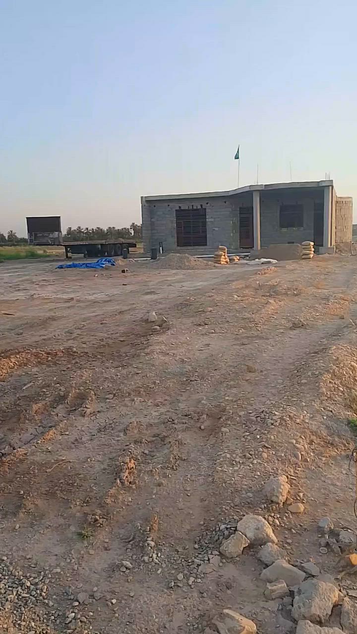 سلام عليكم  نص دونم للبيع بي بيت هيكل مكان في عزيزيه  دير ***********
@
