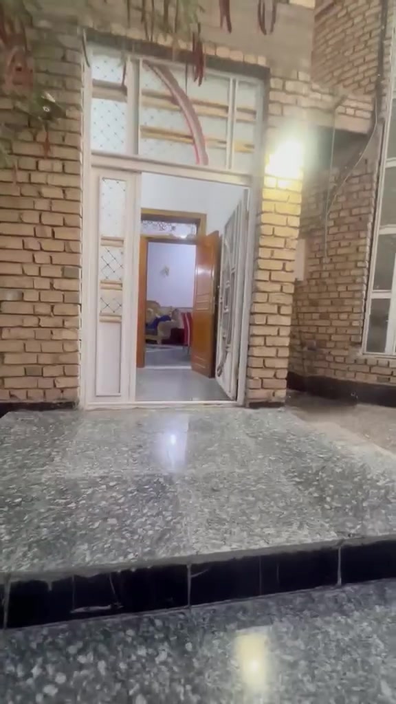 السلام عليكم
✨🏡 فرصة ذهبية لامتلاك منزل فاخر بموقع مميز واستثماري 🏡✨
📍 الموقع: شمال بابل – ناحية السدة – حي الزهراء (العلكاية) – قرب مولدة سيد صادق

للبيع منزل فاخر وحديث البناء، مشيّد بأفضل المواد الإنشائية وبتسليح درجة أولى، يجمع بين فخامة السكن وروعة الموقع وقوة الفرصة الاستثمارية.

🔹 المساحة الكلية: 800 متر²
🔹 مساحة البناء: 250 متر²
🔹 إجمالي مساحة بناء الطابقين: 500 متر²

⭐ مميزات العقار:
✅ طابو زراعي سند 25
✅ موقع حيوي ومميز قريب من الشارع العام
✅ ركن على شارعين مع تبليط كامل
✅ بناء حديث وتسليح درجة أولى وفق أعلى المواصفات
✅ جميع الخدمات متوفرة ومكتملة
✅ مساحات واسعة توفر الراحة والخصوصية
✅ مناسب للسكن العائلي الراقي
✅ فرصة استثمارية واعدة مع قابلية عالية لزيادة القيمة العقارية مستقبلاً

🌟 عقار يجمع بين الموقع المتميز، والمساحة الكبيرة، وجودة البناء، ليمنحك سكناً مثالياً واستثماراً آمناً في آن واحد.
📞 للاستفسار والمعاينة:
(***********)
