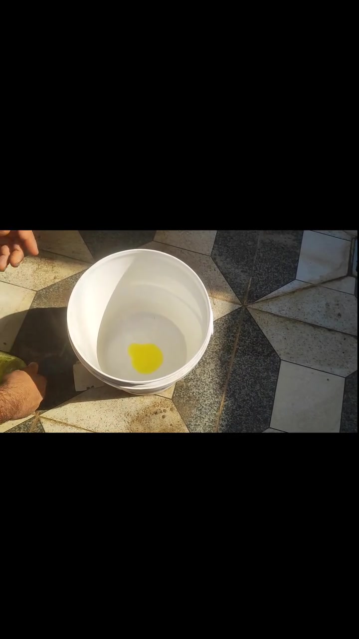 سلام عليكم
اخواني اهل الغسل سيارات يوجد زاهي درجه اوله يختلف عن البسوك. شرط اذا

مو فول مرجوع.  

تابع المقطع. وشوف الرغوره. 

يجيك للمحل 

***********
