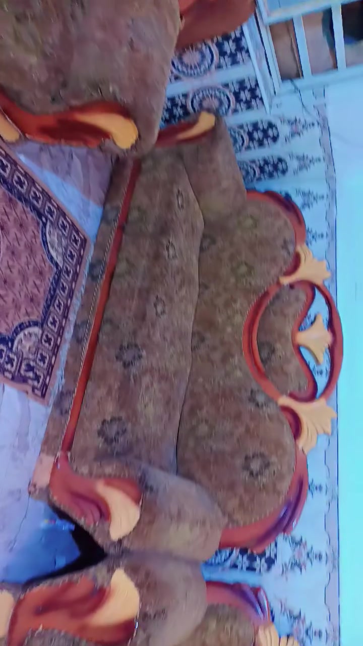 سلام عليكم تخم عشر مقاعد نضيف سعر 225بيه مجال ***********
