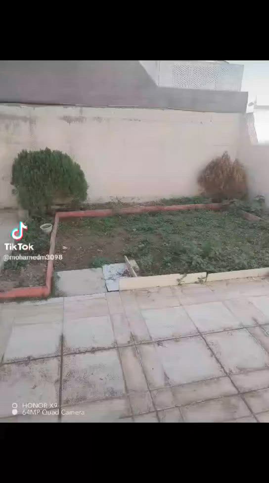 دار للايجار بيت 200متر طابق واحد العنوان كركوك قادسسة ثانية قرب أسواق مجيد ايجار(400)الف للاستفسار اتصل بل رقم ***********
