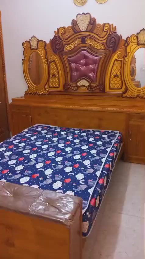 السلام عليكم.. للبيع غرفة نوم صاج عراقي (شغل ثقيل)
الغرفة بحالة نظيفة جداً ومحافظ عليها، الخشب متين ونقوشها ما زالت بحالة الوكالة.
المواصفات:
كنتور (6بيبان).
سرير مزدوج مريح.
ميز تواليت مع مرآة.
كومديات عدد 2.
سدلية.
الغرفة جاهزة للاستخدام ومناسبة جداً لمن يبحث عن جودة الصاج الطبيعي وبسعر مناسب.
📍 المكان: (بعقوبة فلكت الامين).


**إذا كنت صاحب هذا الإعلان وتريد حذفه لأي سبب، رجاءا أرسل رسالة إلى الدعم الفني**