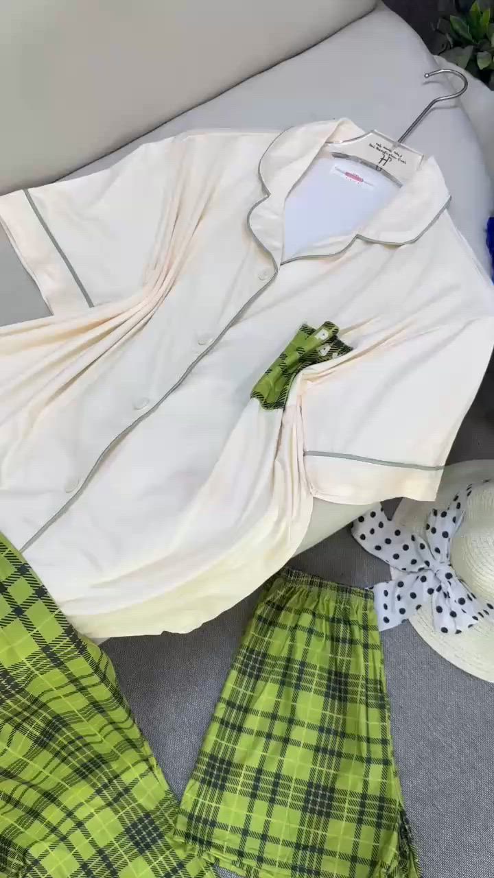 الكولكشن الصيفي  يبداً من هنا 📍

     تراك بيتي   . ترند الموسم   💕 
الخامة قطن    صيفي   
الالوان كما معروض 🎨  

قياس : L XL XXL      

السعر  12 ♥️✨

كوالتي عالي الجودة للضمان الفحص بحضور المندوب 

يتوفر _ نظام استبدال+ استرجاع

توصيل جميع محافظات العراق 🇮🇶


**إذا كنت صاحب هذا الإعلان وتريد حذفه لأي سبب، رجاءا أرسل رسالة إلى الدعم الفني**