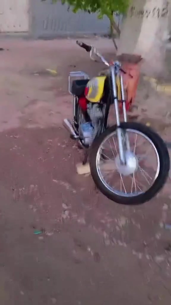 اربعه كير كلك كلك محرك نامه بيها فقط قبق الكلجات مال ستوته 
السعر 300 وبيها مجال 
***********
