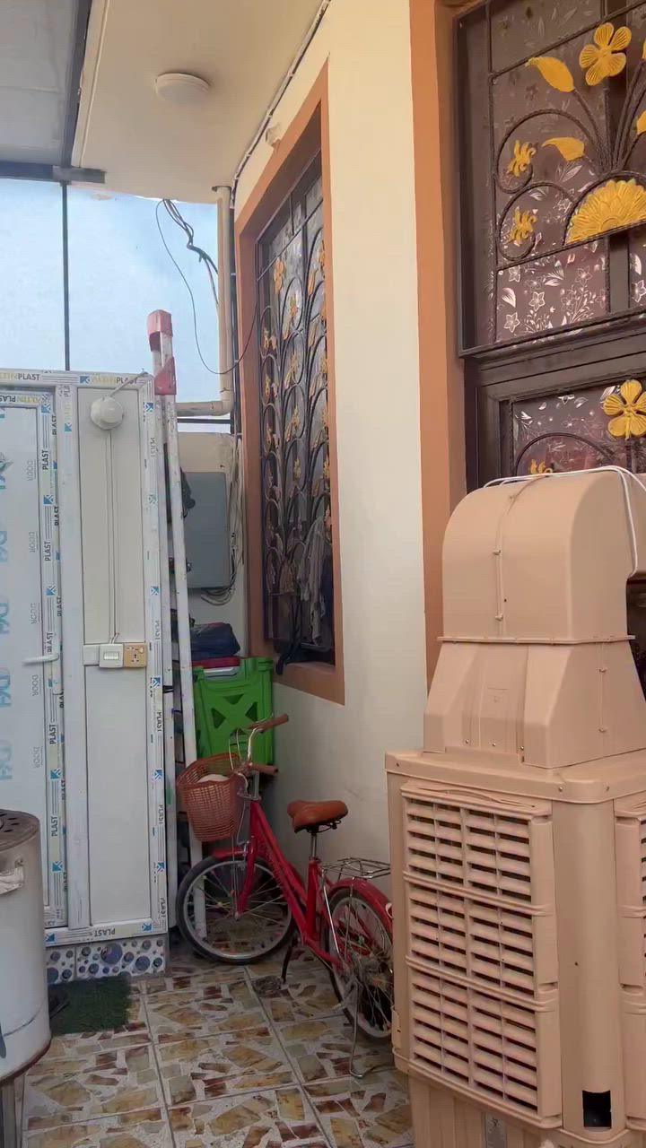دار للبيع 
السعر77مليون 
المساحه 100متر طابو زراعي سند 25
العنوان حله ورديه نزله سعد بيجو 
قريب على الشارع العام خدماته كامله 
وارتفاع البناء 3متر ونص
والبناء حديث طابوق 🧱 كونكريت درجه أولى 
يحتوي علئ غرفه نوم وكلدور واستقبال ومطبخ وصحيات داخليه وخارجيه وبلطابق الثاني صحيات سويت كامل وبيتونه وسطح عدد 2 
للاستفسار 
***********
***********
