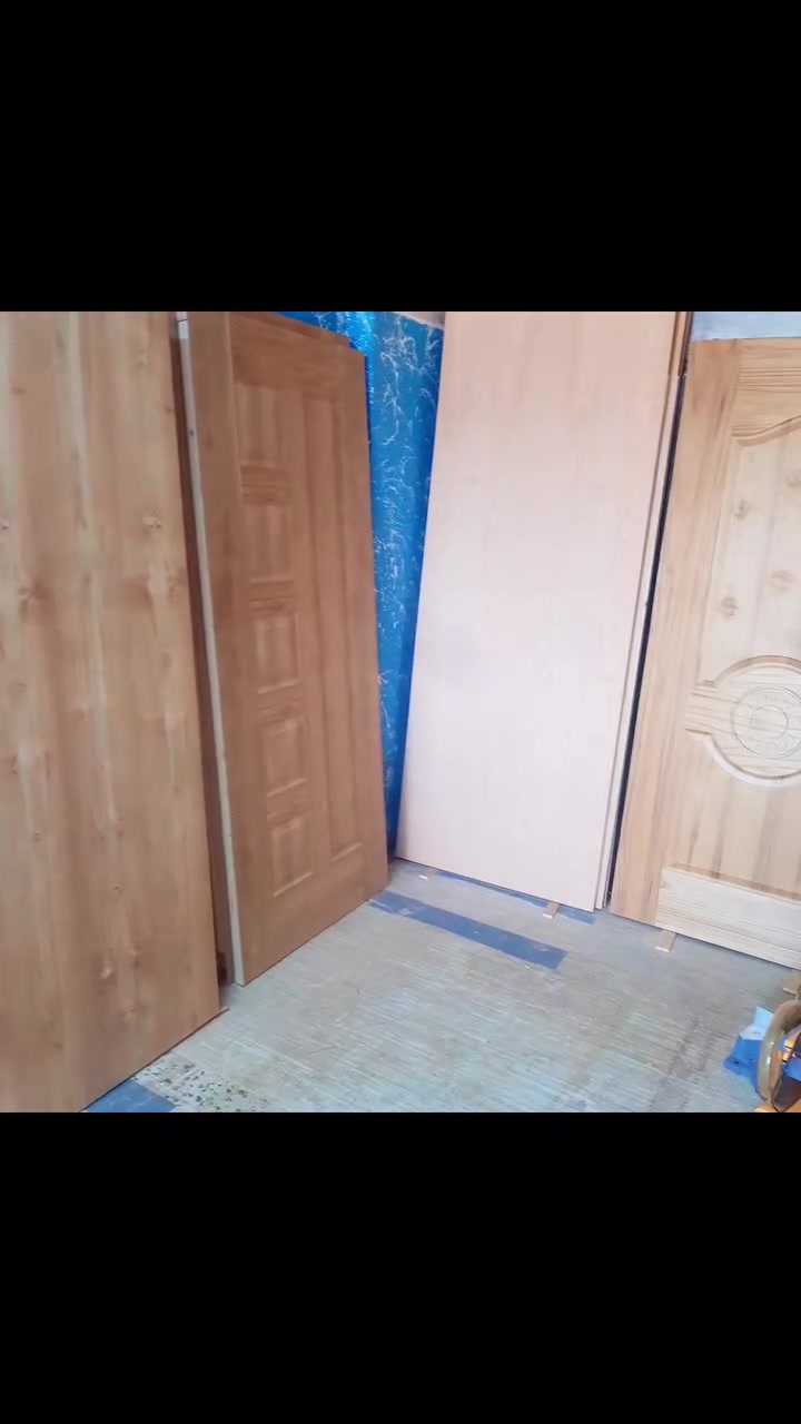 بسم الله الرحمن الرحيم 
وجبه ابواب 
ساده+طبع+سنديان امريكي
من قبل معمل السنديان للاثاث المنزلي 
لعمل كافه اعمال النجاره #ابواب #دواوين_صاج #غرف_نوم
للإستفسار الاتصال ع الرقم او مراسله الواتساب 
***********
