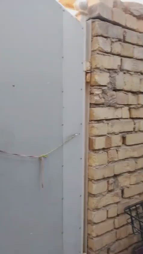 بيت للبيع 
المساحة ٧٥ متر الواجهة ٤  النزال ١٩ .
زراعي سند ٢٥ 
 الطابق الاول (طرمه + استقبال + صاله كبيرة تحتوي على المطبخ والحمام  والدرج + غرفة نوم + منور )
الطابق الثاني  يحتوي على  بيتونه + حمام  + سطحين )
البناء طابوق 
الموقع / بغداد / الزعفرانية / دور الشرطه / شارع مولدة المصري / قرب سكلة ابو علاء السعيدي .

السعر / ٥٣ قابل للتفاوض 

للتواصل رقم الهاتف ‏‪***********‬‏
