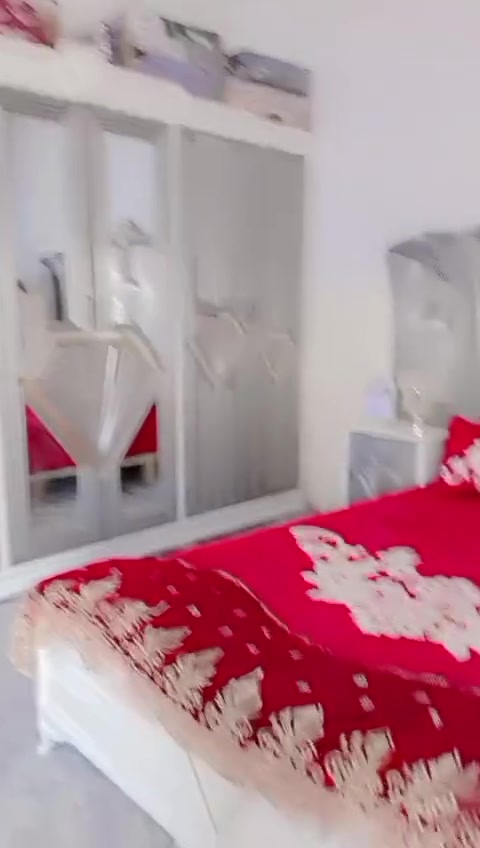 غرفة نوم مستعملة اخت الجديدة للبيع مكان ابو غريب الحصوة مليون ومية وبيها مجال ***********
