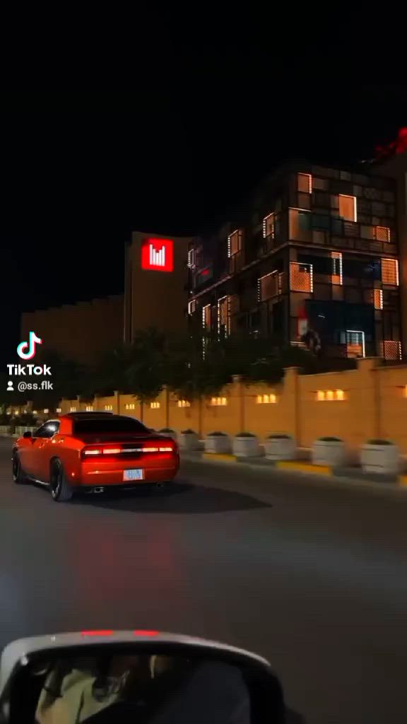 السلام عليكم جالنجر للبيع مديل 11 محدث بجم  فول فتحه تحكم استيرن تخم تاير جديد تبريد كلشي شغال مصبوغه جماليه لون مميز مكينه 6 السياره جاهزه عنوان بصره  ورقم بغداد ***********
