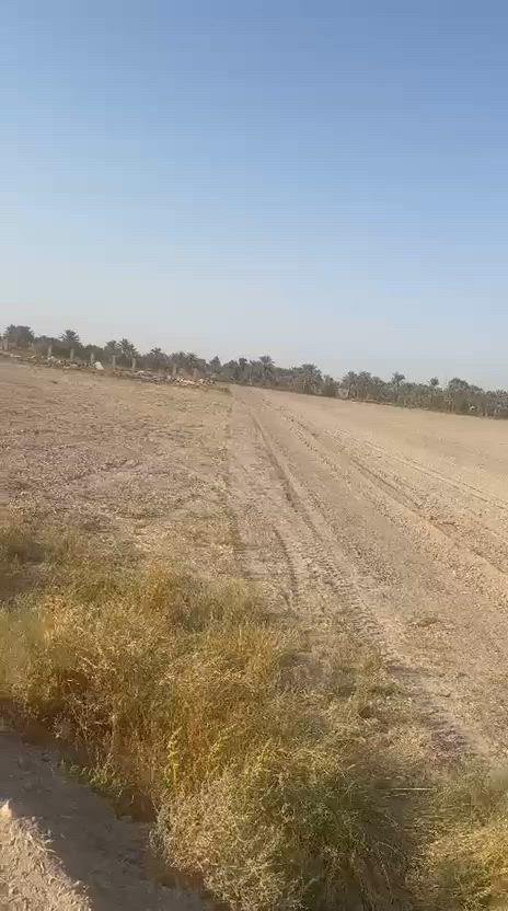 توجد 24 دونم للبيع طابو ملك صرف كل ٥ بسند مستقل على طابو ابي غريب ارض حلوه ومخدومه بالكامل على شارع رئيسي مباشر فتح بيان ثاني يوم سعر الدونم من ٨٥ لحد ١٢٠ حسب موقعها  مقسمه دوانم مربعه عنوان بغداد الشعله قرب جسر ماجد البصام المسافه عن ساحه القاء المنصور ٢٠ 
توجد 5 دوانم للبيع طابو على طابو الكاظمية الثانيه سند مستقل فتح بيان بأسم المشتري ثاني يوم ارض كلش حلوه ومخدومه بالكامل ماء اساله ماء سقي كهرباء منطقه مسكونه مخدومه من كلشي بيها سكن ومزارع منطقه امن وامان تبعد عن ساحة القاء المنصور20 دقيقه عنوان بغداد التاجي سبع البور من جهت ابوعظام سعر الدونم ٦٥
موجوده ٥٠ دونم طابو ملك صرف للبيع في بغداد التاجي قرب سبع البور سعر الدونم ٥٠ على طابو ابي غريب ارض جدا حلوه ومخدومه بالكامل بيها ماء وكهرباء صايره ركن على شارعين


**إذا كنت صاحب هذا الإعلان وتريد حذفه لأي سبب، رجاءا أرسل رسالة إلى الدعم الفني**