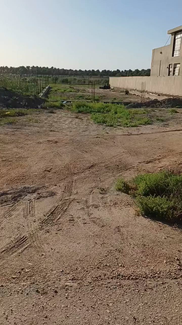 السلام عليكم 
للبيع قطعه ارض المساحه ٢٠٠متر واجهه ١٠م والنزال ٢٠م المكان كربلاء الحسينيه على طريق الزوار للستفسار ***********
