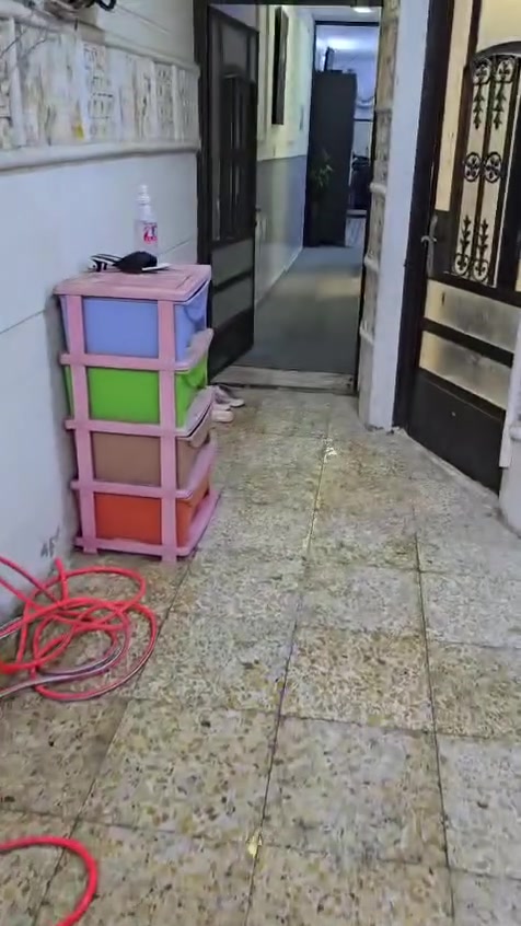 بيت 3 طوابق للبيع خلف 4 شوارع حي الجهاد 100 متر اول طابق صاله واستقبال ومطبخ حار وحمام خارجي وداخلي الطابق الثاني غرفتين وحده بيها حمام والثالث غرفه وحمام ومخزن طابو صرف طبعا بسعر 215 وبي مجال بسيط كلش لان بيت نظيف
للتواصل المراسله فقط بدون اتصال ع الواتساب لان عدي دوام مااكدر اجاوب اتصال 
***********
بيت 3 طوابق للبيع خلف 4 شوارع حي الجهاد 100 متر اول طابق صاله واستقبال ومطبخ حار وحمام خارجي وداخلي الطابق الثاني غرفتين وحده بيها حمام والثالث غرفه وحمام ومخزن طابو صرف طبعا بسعر 215 وبي مجال بسيط كلش لان بيت نظيف
