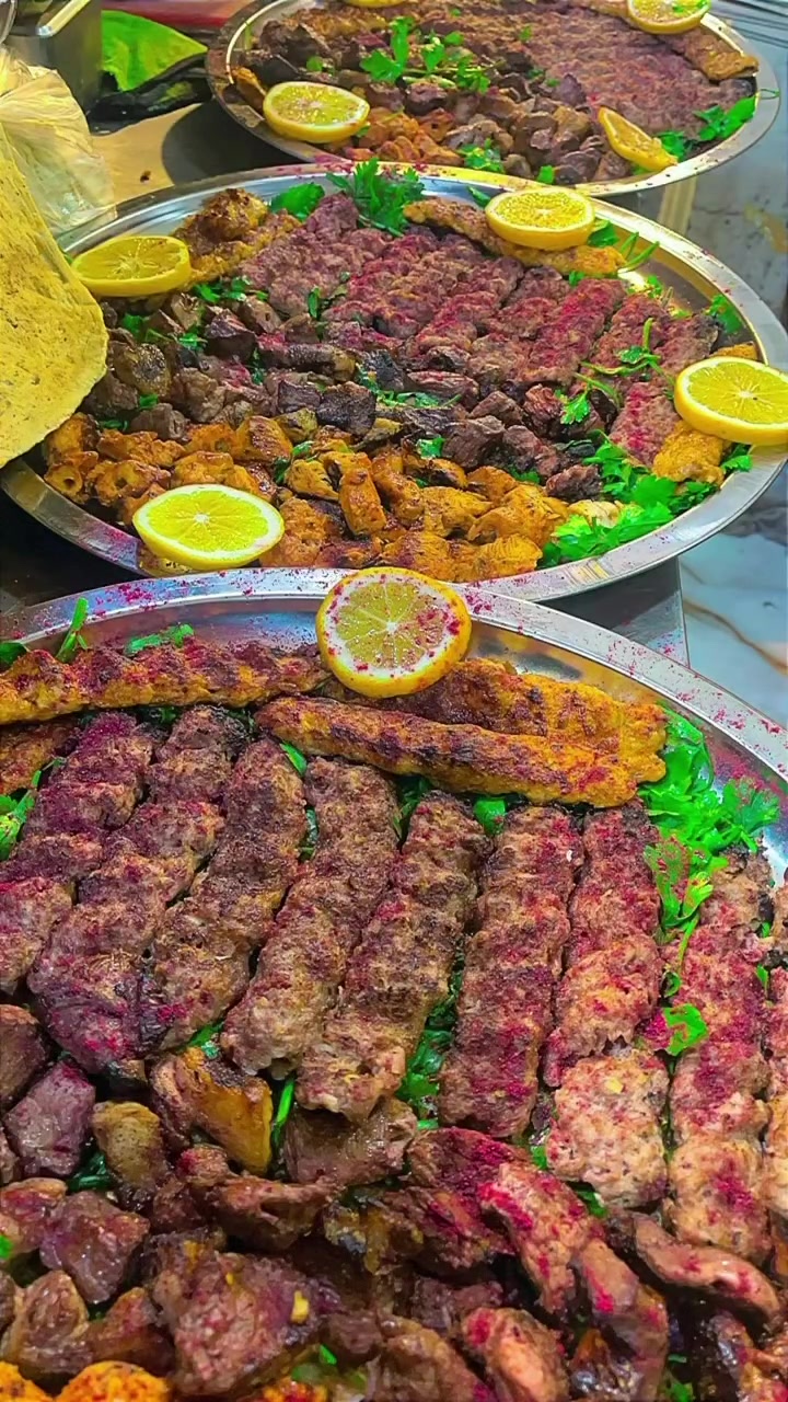يا الله مطعم سنتر سبع البور وفر الكم الكباب بلحم  العراقي المضبوط الفول 100/100 وراح يكون الكيلو كباب الحم ب18الف بس وكيلو كباب دجاج ب12الف ولفه حيكون سعره 1500 وكباب دجاج 1000 كل هل جمال متوفر يمنه وبس العنوان سبع البور شارع 60 مقابيل مركز شرطه ارقام توصيل***********-***********
