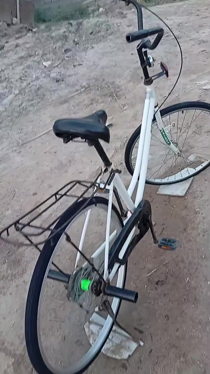 بيسكل البيع عنون كرمت علي. سعر ١٢٠ بي مجال قليل.رقمي ***********
