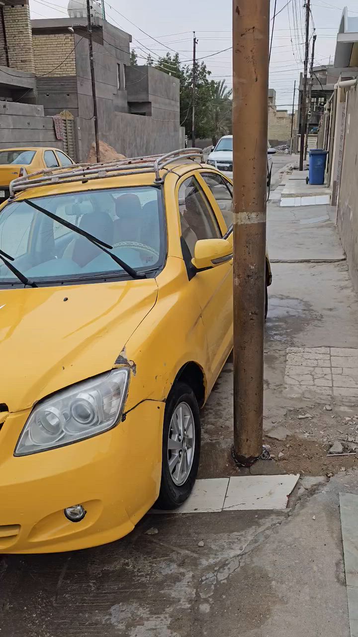 لسلام عليكم اخوان سيارة فاو صيني N5 2016 للبيع السيارة رادلهة ترتيب مكينة خير من الله ما بيهة تبديل بس صبغ الباب الخلفي لبورة الصدر وتبريد نقص غاز وبوري معوج يعني بيك ليك  خفيف وصدرهة كله جديد الله شاهد حتة دبلات امامي جدد بس بيهة طكطكة بل مشط مال استيرن وبس السيارة امانت الله ما موكفتني بشارح ابد نكرة شوكت ما تجيهة السيارة عليهة غرامات 3ملاين ولهيئة مصفرة اني ابيع السيارة ومالي علاقة بل غرامات السيارة بسم ابن عمي رايدهة ب20ورقة وبيهة مجال قليل هاذة رقمي ***********خابر ودلل العنوان بغداد زيونة مجاور مول دريم ستي
